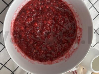 Vištienos blauzdelės su spanguolių padažu Žingsnis 7