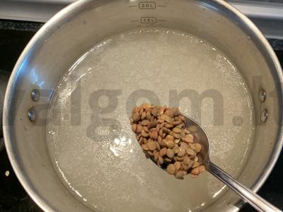 Žaliosios lęšiai ir pomidorų pasta sriuba Žingsnis 1