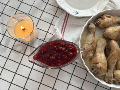 Vištienos blauzdelės su spanguolių padažu Žingsnis 11