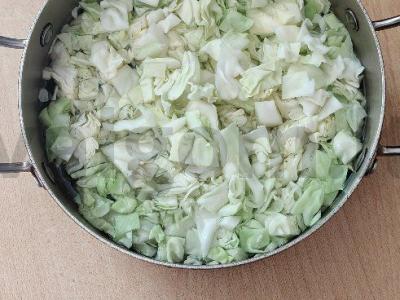 Kopūstų kotletai su keptu svogūnu Žingsnis 2