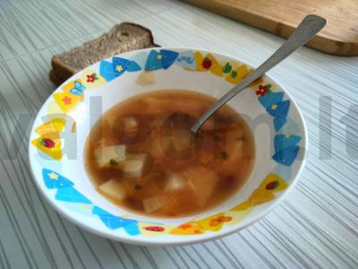 Sriuba su konservuota raudona pupelėmis ir pomidoru pagrindine nuotrauka