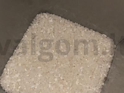 Kvapni ryžių košė su avižų pienu ir razinomis Žingsnis 1