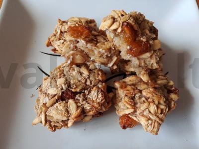 Avižiniai sausainiai be kiaušinių pagrindine nuotrauka