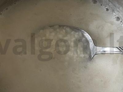 Kvapni ryžių košė su avižų pienu ir razinomis Žingsnis 2