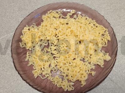 Greito paruošimo makaronai su krevetėmis aštriame grietinėlės padaže Žingsnis 1