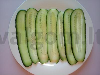 Agurkų ritinėliai su varškės-sūrio įdaru Žingsnis 3