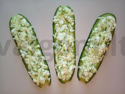 Agurkų ritinėliai su varškės-sūrio įdaru Žingsnis 4