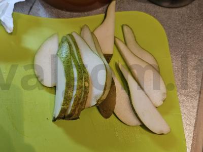 Kriaušių užkandis su brie sūriu Žingsnis 1