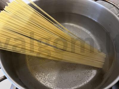 Kvapni makaronai su grybais grietinėlės padaže Žingsnis 2