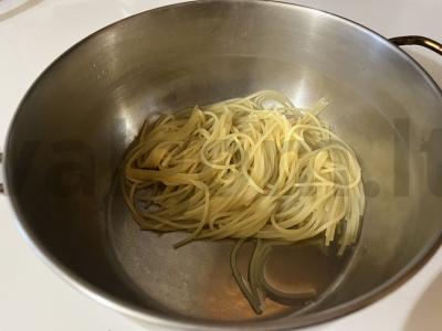 Kvapni makaronai su grybais grietinėlės padaže Žingsnis 13