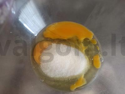 Švelnus biskvitas su cikorija ir kondensuotu pienu Žingsnis 1