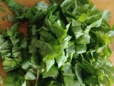 Žaliasis šaltibarščiai su rūgštynėmis Žingsnis 2