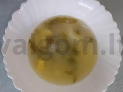 Žaliasis šaltibarščiai su rūgštynėmis pagrindine nuotrauka