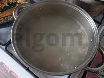 Kiaušinių makaronai su vištiena ir žolelėmis Žingsnis 2