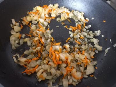 Kiaušinių makaronai su vištiena ir žolelėmis Žingsnis 3