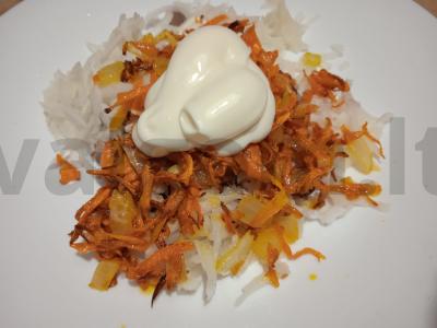 Salotas „Donkų“ su virtais vištienos širdelėmis Žingsnis 7