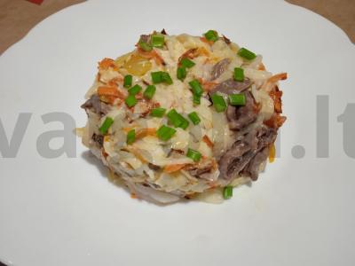 Salotas „Donkų“ su virtais vištienos širdelėmis pagrindine nuotrauka