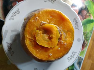 Įdaryta moliūgų sriuba pagrindine nuotrauka