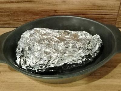 Kiauliena orkaitėje po folija Žingsnis 3