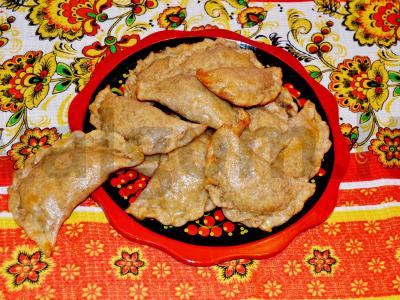 Ruginiai pyragėliai su kopūstais orkaitėje pagrindine nuotrauka