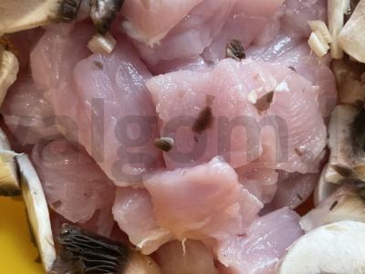 Grybai ir vištienos krūtinėlė grietinėlės padaže Žingsnis 3