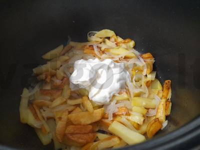 Kepta bulvė su grietine lėtoje viryklėje Žingsnis 8