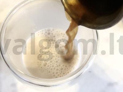 Rytinis latte su vanilės užuomina Žingsnis 4