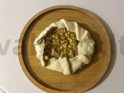 Smėlinė galeta su karamelizuotais obuoliais pagrindine nuotrauka