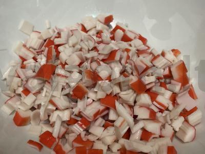 Salotos su krabų lazdelėmis ir traškučiais Žingsnis 1