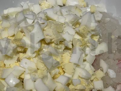 Salotos su krabų lazdelėmis ir traškučiais Žingsnis 3