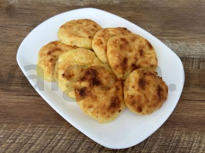 Kepti varškėčiai su rikota pagrindine nuotrauka