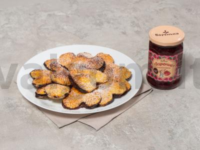 Širdelės sausainiai su šokoladu ir avietėmis pagrindine nuotrauka