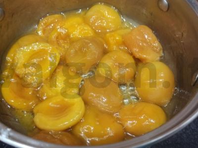 Trijų ingredientų abrikosų tyrė Žingsnis 2