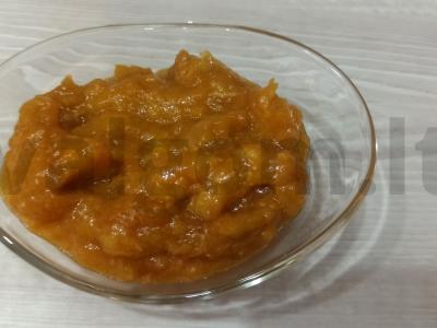 Trijų ingredientų abrikosų tyrė pagrindine nuotrauka