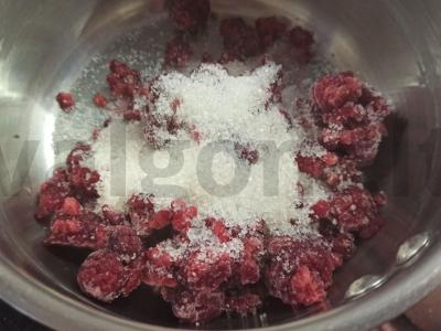 Termostatinis jogurtas su aviečių konfitu ir granola Žingsnis 1