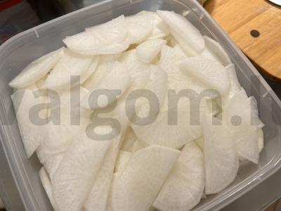 Marinuota ridikėlių-dajkonas Žingsnis 1