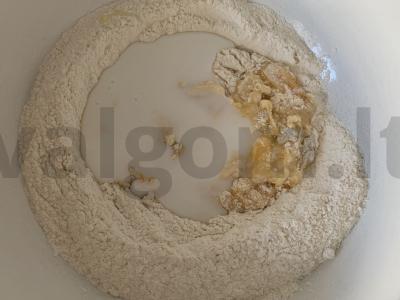 Pyragėliai su kefyru orkaitėje Žingsnis 3