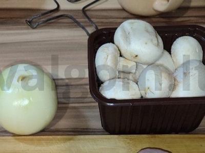 Kepinys su vištiena, pievagrybiais ir sūriu Žingsnis 1