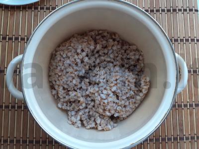 Perlovka su daržovėmis ir sojų padažu Žingsnis 1