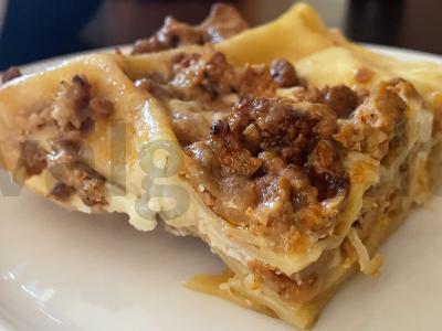 Lasagna pietums arba vakarienei pagrindine nuotrauka