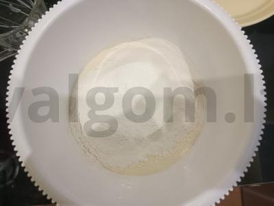 Pufikiai su jogurtu lėtoje viryklėje Žingsnis 2