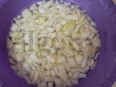 Sluoksniuotas salotas „Mimoza“ su sardinomis Žingsnis 3