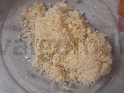 Sluoksniuotas salotas „Mimoza“ su sardinomis Žingsnis 6