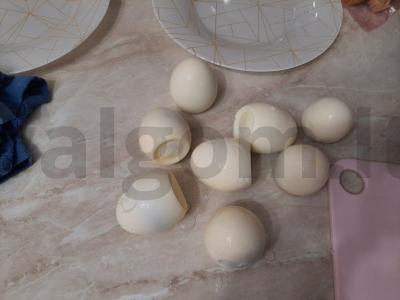 Sluoksniuotas salotas „Mimoza“ su sardinomis Žingsnis 7