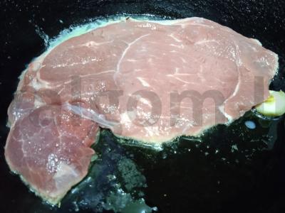 Jautienos steikas su grybų ir alyvuogių garnyru Žingsnis 3