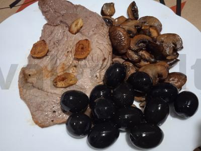 Jautienos steikas su grybų ir alyvuogių garnyru Žingsnis 8