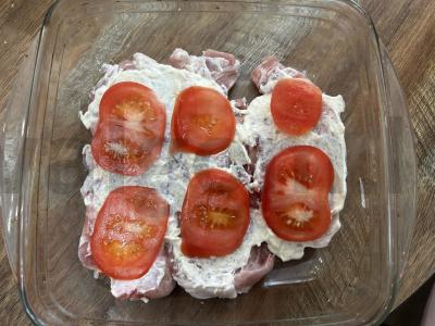 Kepta kiauliena su pomidorais ir sūriu Žingsnis 6