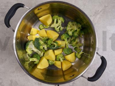 Kroketai iš bulvių ir brokolių, kepti orkaitėje Žingsnis 1