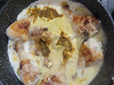 Švelni vištiena grietinėlės padaže su karčiu Žingsnis 3