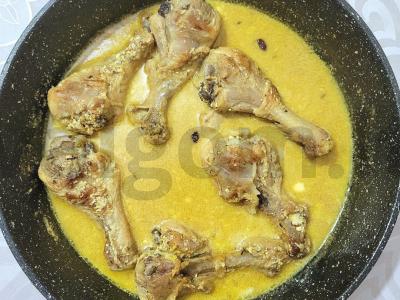 Švelni vištiena grietinėlės padaže su karčiu pagrindine nuotrauka